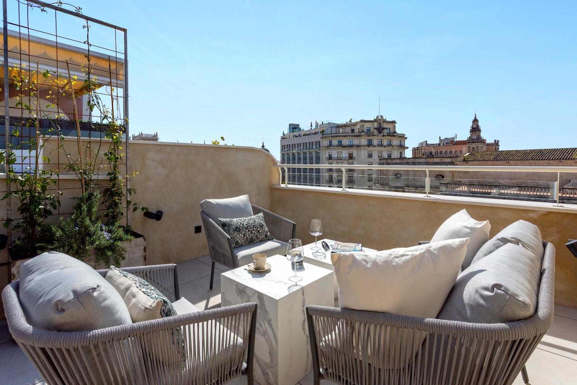 Genteel Home San Francisco Suites Seville Exterior photo